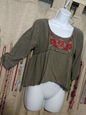 Ecote Gray Embroidered Boho Top XS